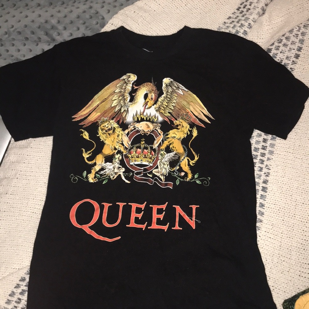 queen teeshirt